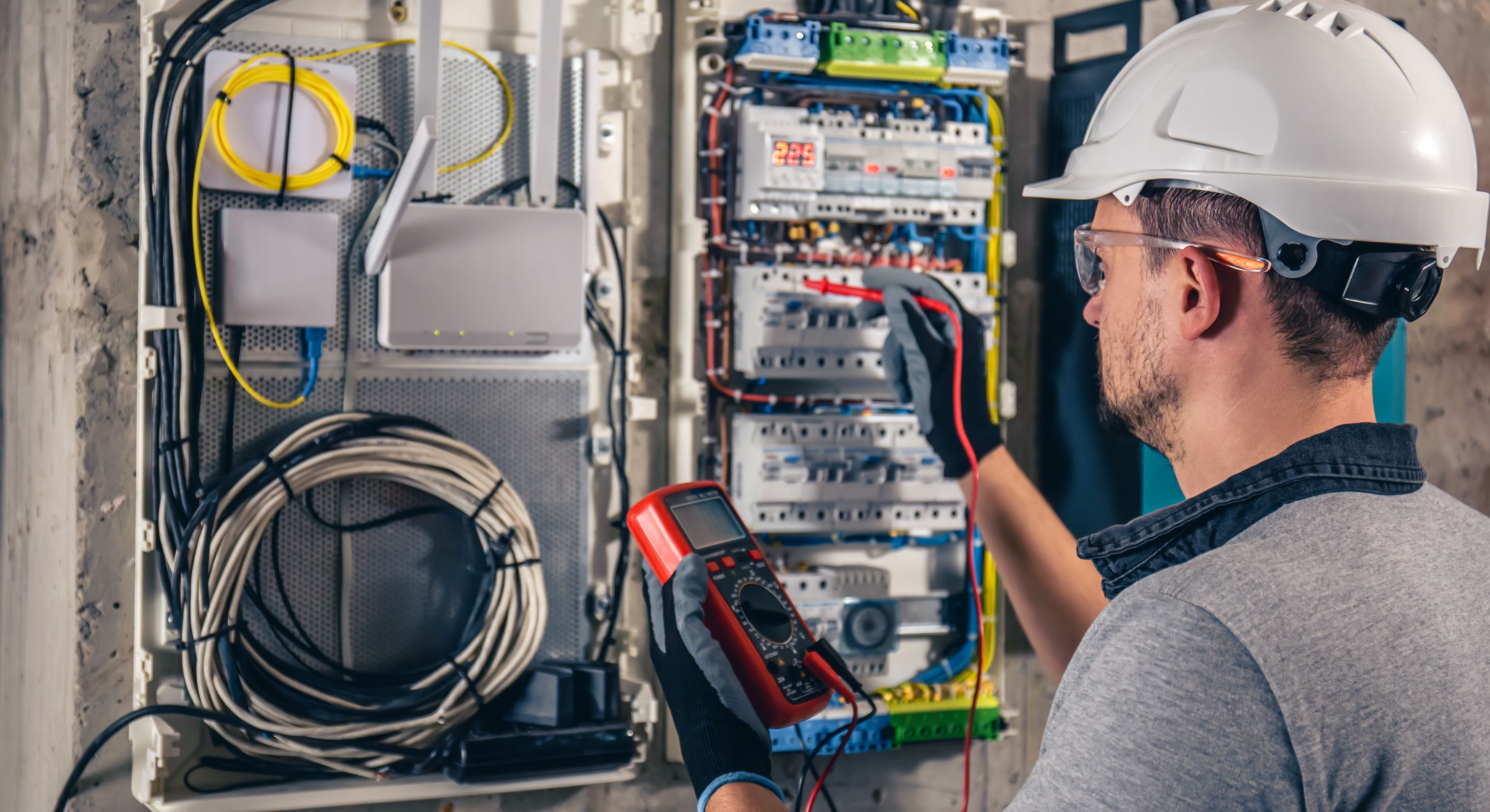 Instalații Electrice